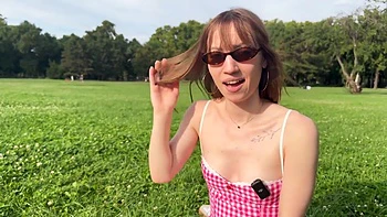 Elea, 27, came for a change of scenery ... - Jacquie et Michel TV