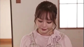 00075,A woman's pleasure is in full swing!