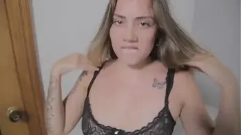 Bailar me pone cachonda y llamo a un extraño para que folle muy duro  - SARA BLONDE