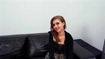 Kayden prepares Ava - Jacquie et Michel TV