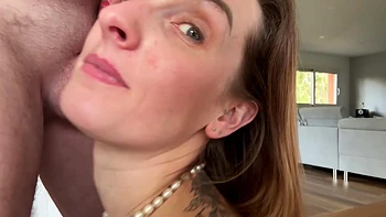 putain il m a spermée mon visage ce salaud