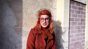 Emma knows how to relax... - Jacquie et Michel TV