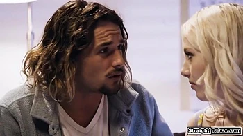 Dixie Lynn In Seducing A Teen 18+ Groupie Is Really Easy