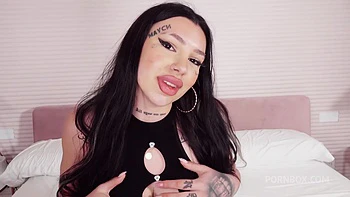 tatuada muy puta se come dos pollas al mismo tiempo y hace dp