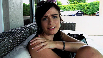 New amateur pussy came by to fuck