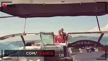 Sex on the yacht with curvy cougar