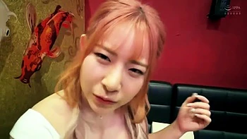 激カワ淫乱キャバ嬢がアナルもオマンコも丸見えのM字開脚で手マンとクンニで濡れ濡れ