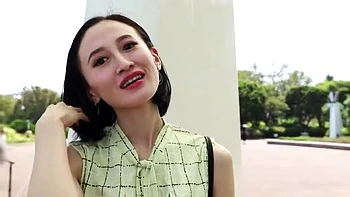 スレンダーで美脚の人妻が半年ぶりのエッチで手マンとすぐに濡れ濡れ