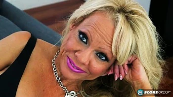 Busty Blonde MILF Bella Dea Big Tits Masturbation in Stockings