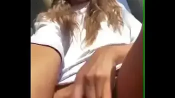 Se masturba en público mientras viaja