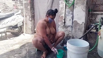 Desi Bhabhi Outdoor Bath Fun With Maid - Indian Aunty Nude HD