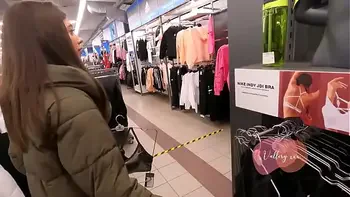 Girl sucked cock in the fitting room