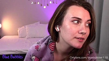 Bubbles oiled ass: Big Tits, Amateur  Solo Porn