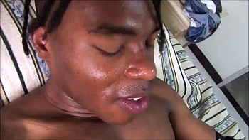 Latina brunette of great natural ass: Big Ass, Blowjob  Brunette Porn