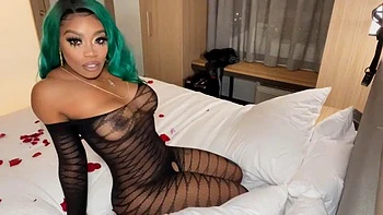 Sexy black bitch: Blowjob, Amateur  Ebony Porn