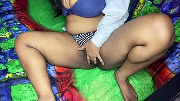 Indian Bhabhi Fuck Her Pussy By A Finger