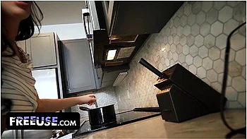 Sarah Taylor Vs. Alexa Payne Full Battle Of The Babes Who Would You