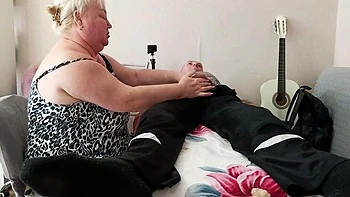 Stepmom Zona901 Gives Deep Throat Blowjob and Swallows Cum