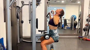 Peach Dom rides a big cock in reverse cowgirl