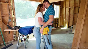 Sucks The Workers Big Fat Cock To Make Sure They Work With Lolly Dames