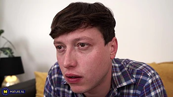 I Love Playing With My Curvy Big Tit Stepmom Hanna's Wet Pussy Instead Of A Computer Game