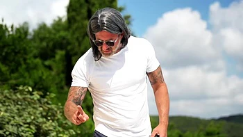 Alice is a real source of inspiration ... - Jacquie et Michel TV