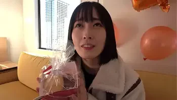 現役清楚アイドルがハメ撮りSEX。オタクからチェキを貢いでもらうことを交換条件にしているものの、自分から腰を振る姿はただヤりたくて仕方がない淫乱痴女。美肌で貧乳のただひたすらに顔面がかわいい地下アイドル。https://www.xvideos.red/video66437833/ sex