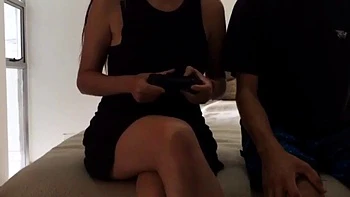 I touch my step sister s ass while she playing Fortnite and seduces her to fuck: Porn