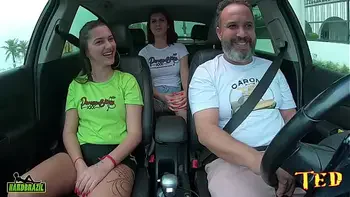 Pernocas com sua amiga na praia do Guarujá pegaram a famosa carona - Mc Ni Hot