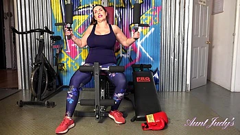 Josephine Masturbates at the Gym