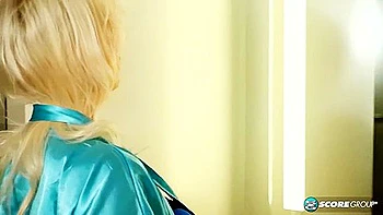 Lacy Jane In Gets Her Pussy Ready