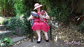 Rachel Outdoor Masturbation