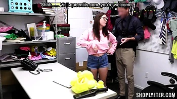 Officer Fucks The Naughty Chick On The Desk