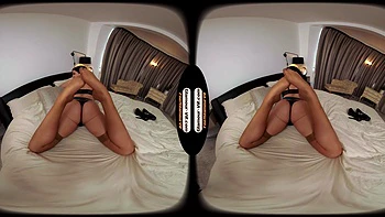 Ali Harper Wearing Sexy Lingerie Bares Her Feet, Toes & Soles