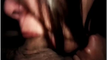 Je Suce Mon Beau-cousin Au Milieu De La Nuit Et Il Me Remplit La Bouche De Sperme