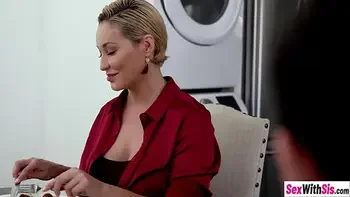 Stepsis Jazmin Luv swallowed stepbrothers big hard cock instead of lunch