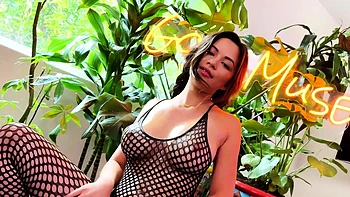 Busty Hottie Scarlett Alexis Gets A Fantastic Fuck