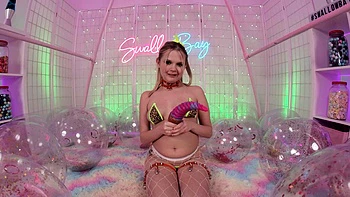 Horny teen blonde first time squirt for me