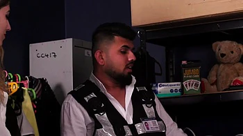 CFNM horny babes deepthroating a guy