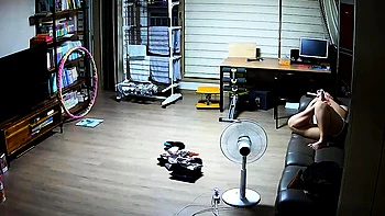 【割れカメラ】家庭内美女の日常露出集