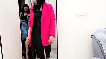 LICKING GIRLS FEET - JANE RADA and SARAH - Ill introduce