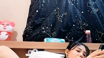 Amateur webcam asian girl