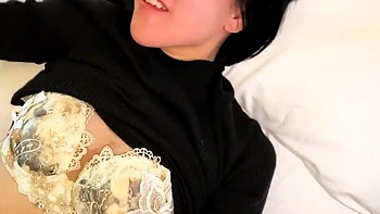 [Uncensored] [Face Revealed] A Young Gal Wife Who Runs Her