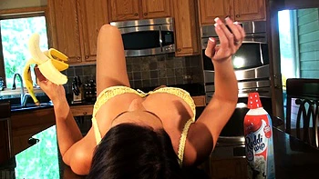 Love Chat Big Boobs Brunette Masturbating For Cam