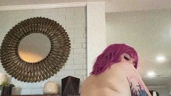 Young amateur teen in solo masturbation getting kinky