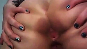 Big-Ass Webcam Girl Spreads Her Asshole Up Close