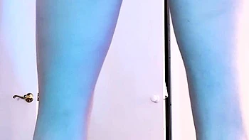 Close up MILF masturbation