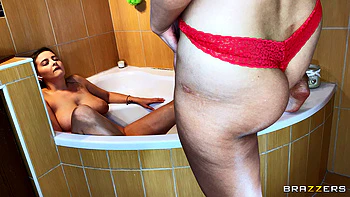 Candy Kira Share A Bath