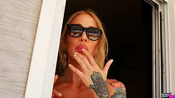 Two girls and a guy have an amazing ffm threesome sex