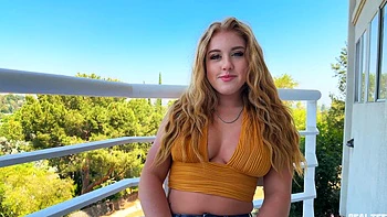 Penelope Snaps enjoys a steamy encounter with her partner in pov style